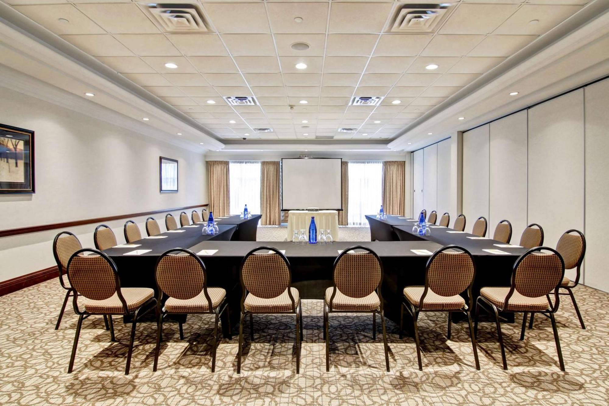 Hilton Garden Inn Toronto/Burlington Extérieur photo
