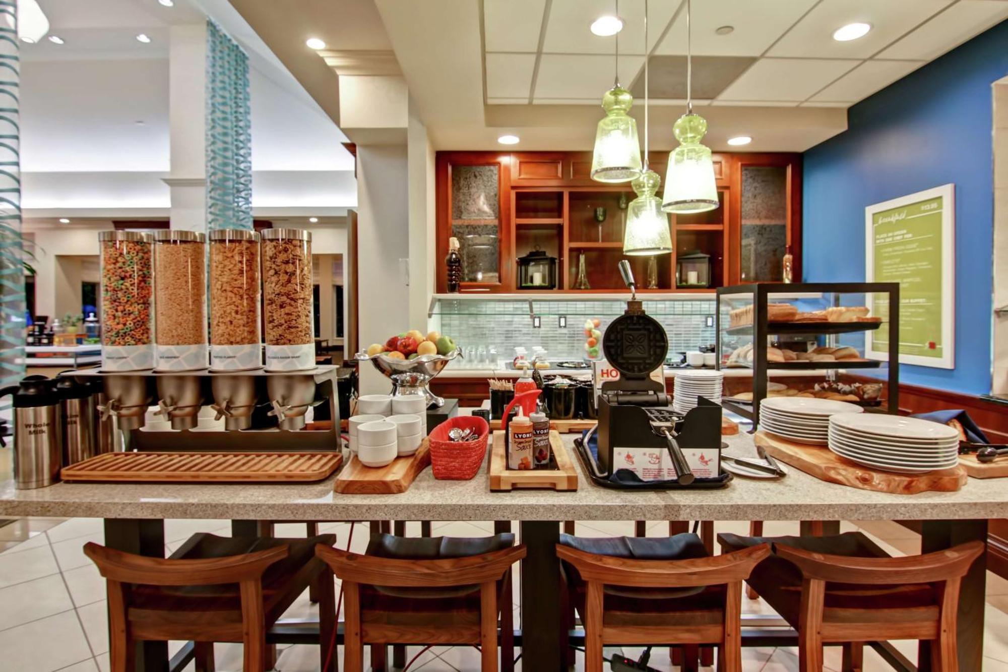 Hilton Garden Inn Toronto/Burlington Extérieur photo